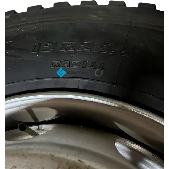 Шина вантажна 12R22.5 (Bridgestone), фотография 4